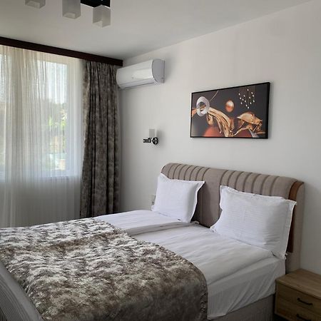 Hotel Elit Kirkovo  Exteriör bild