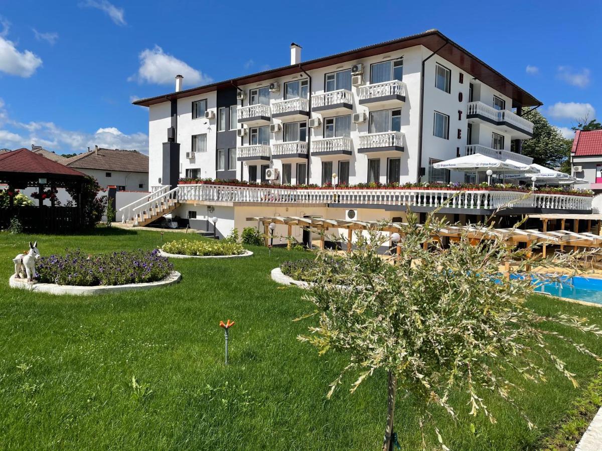 Hotel Elit Kirkovo  Exteriör bild