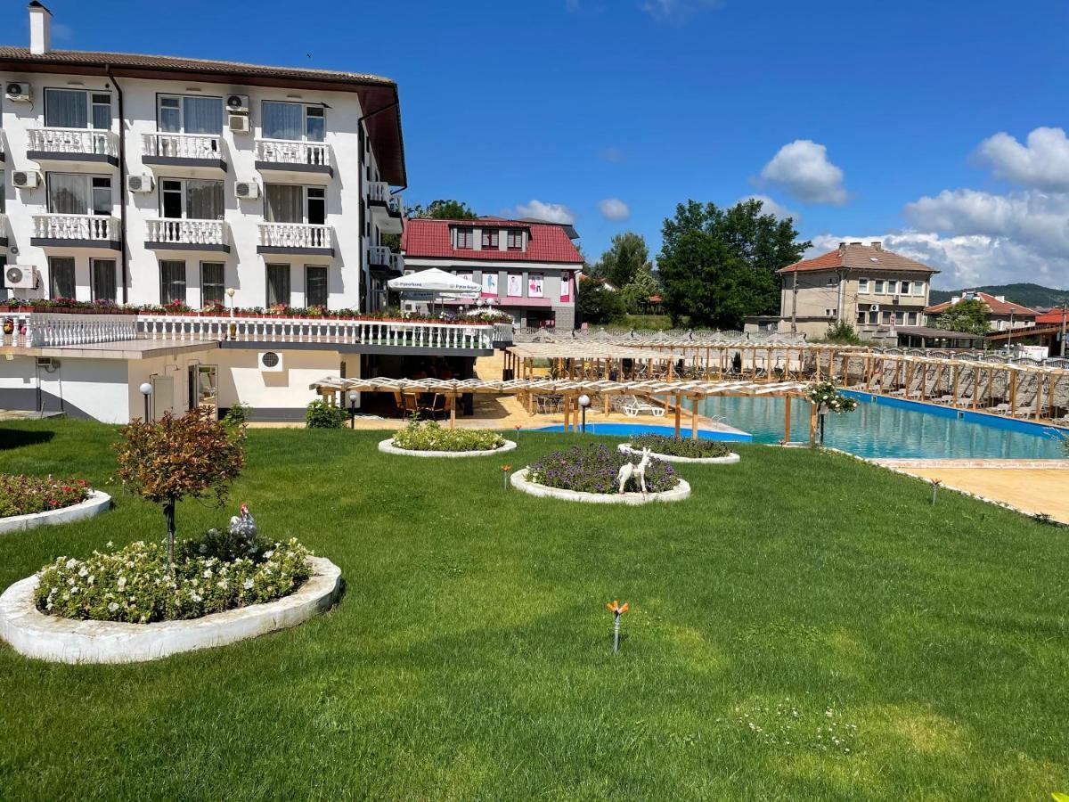 Hotel Elit Kirkovo  Exteriör bild