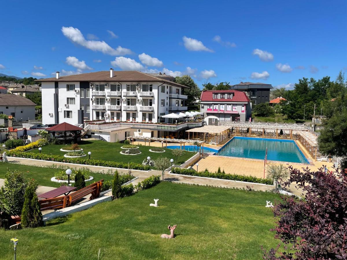 Hotel Elit Kirkovo  Exteriör bild