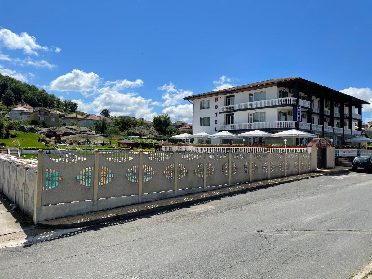 Hotel Elit Kirkovo  Exteriör bild