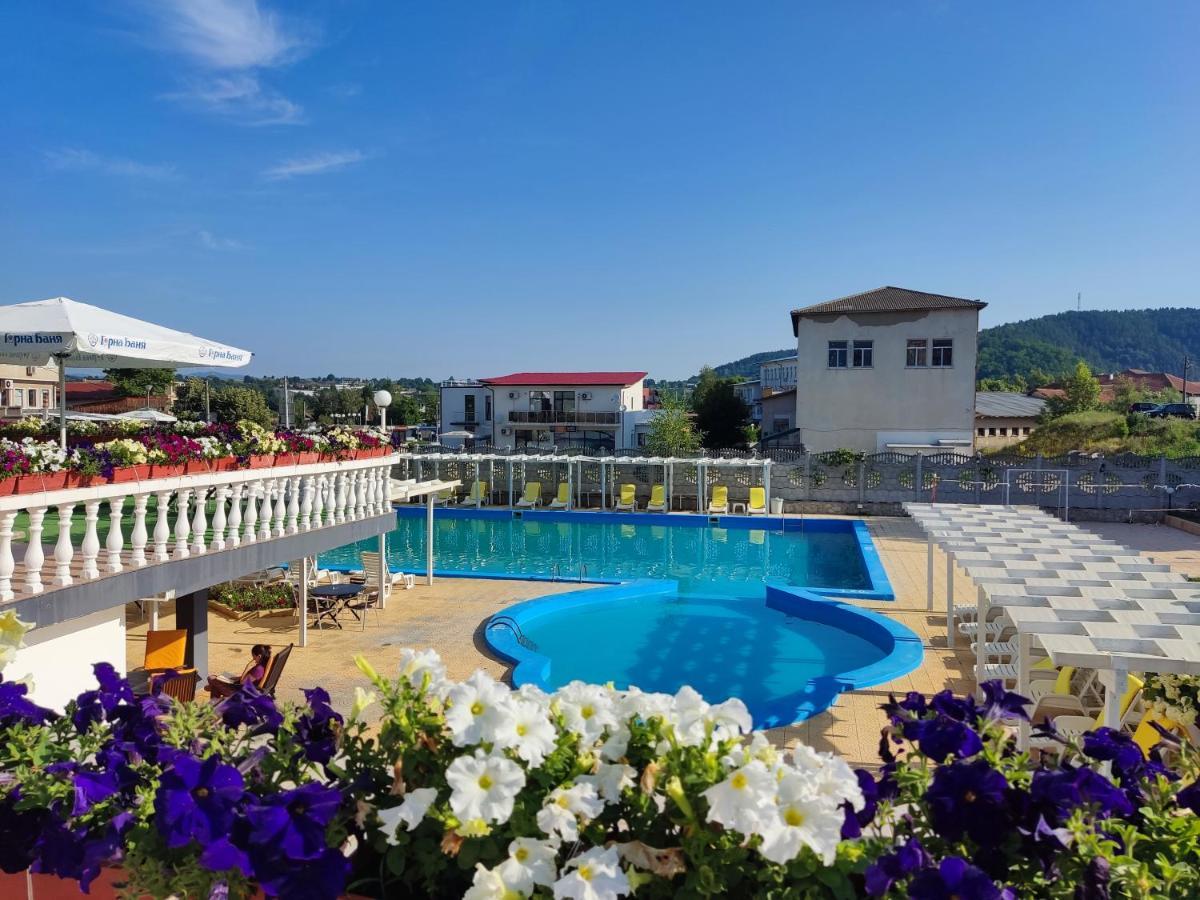 Hotel Elit Kirkovo  Exteriör bild