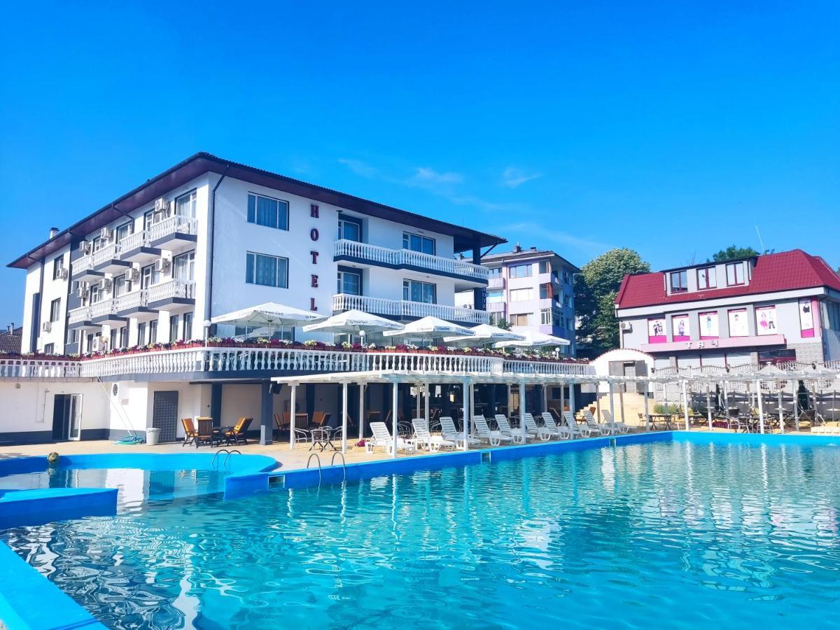 Hotel Elit Kirkovo  Exteriör bild