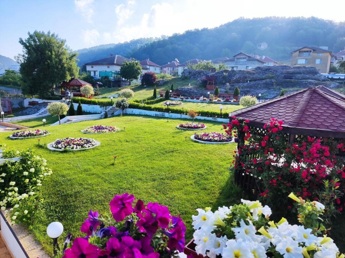 Hotel Elit Kirkovo  Exteriör bild