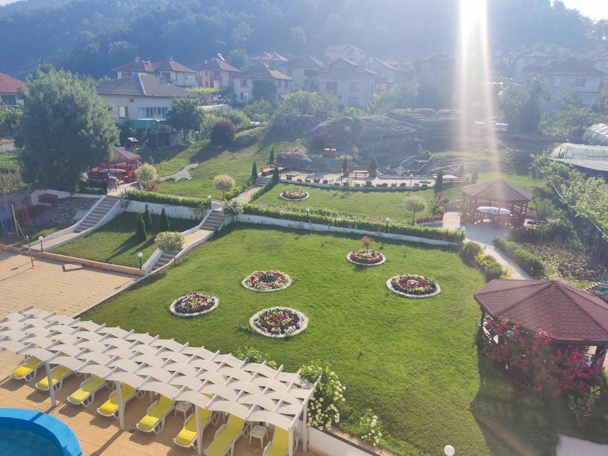 Hotel Elit Kirkovo  Exteriör bild