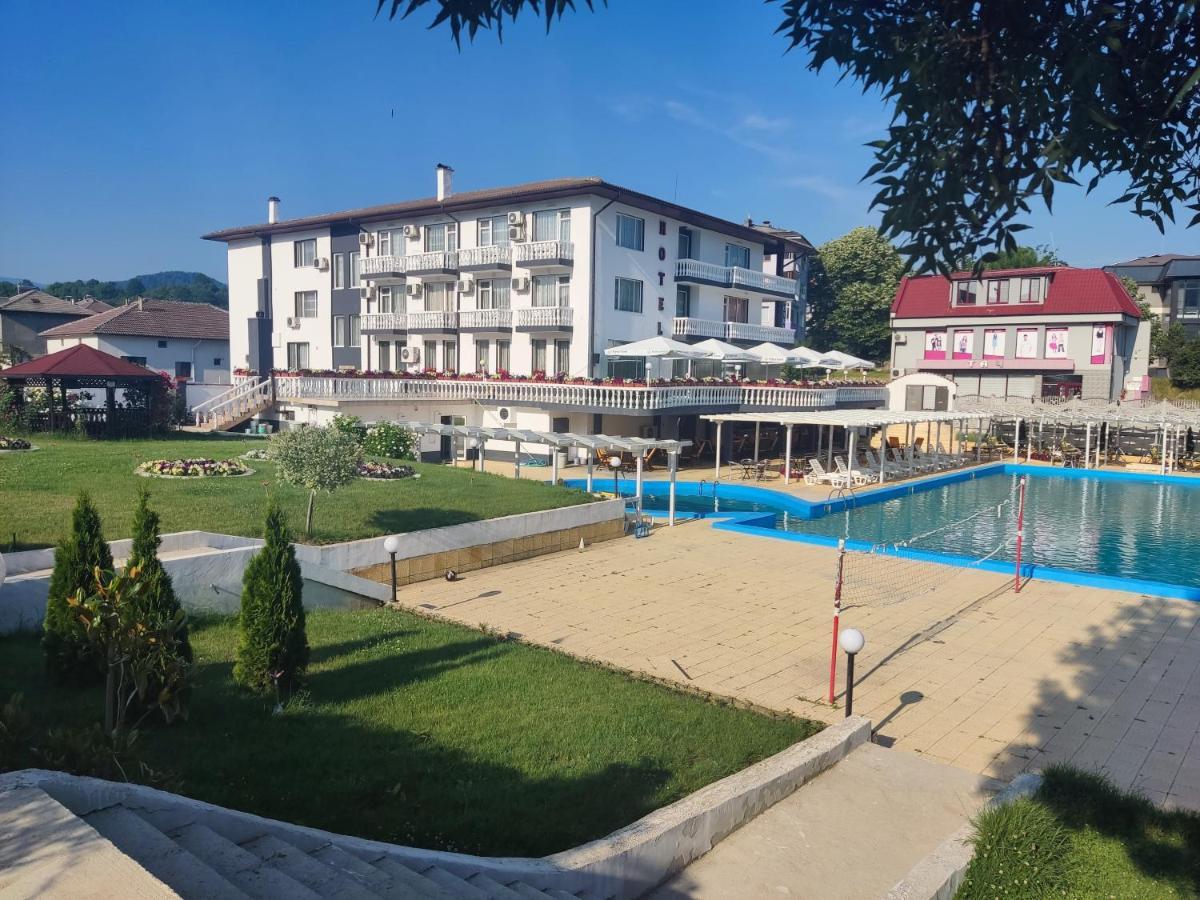Hotel Elit Kirkovo  Exteriör bild