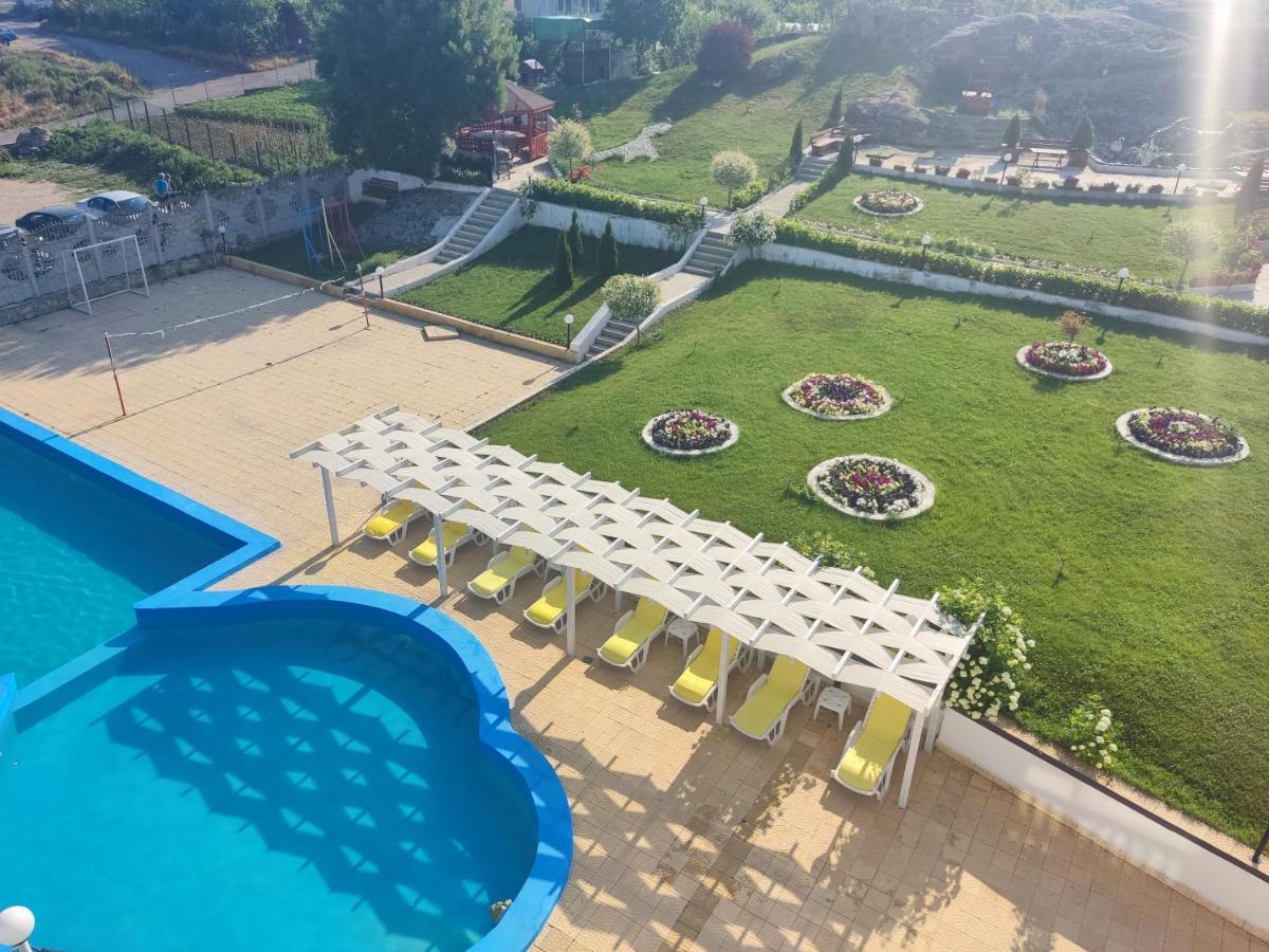 Hotel Elit Kirkovo  Exteriör bild