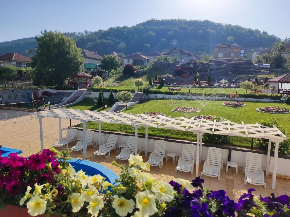 Hotel Elit Kirkovo  Exteriör bild
