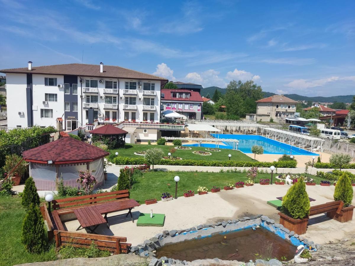 Hotel Elit Kirkovo  Exteriör bild