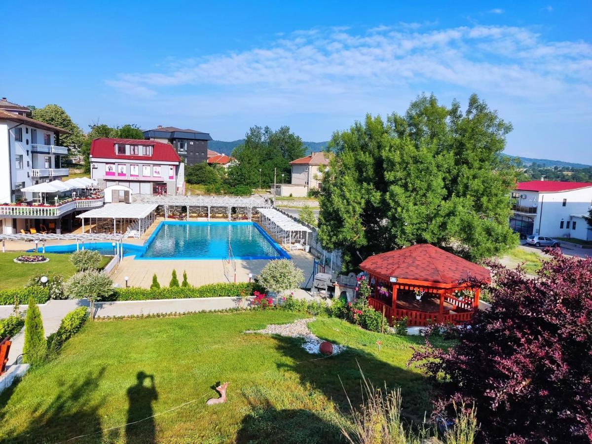 Hotel Elit Kirkovo  Exteriör bild