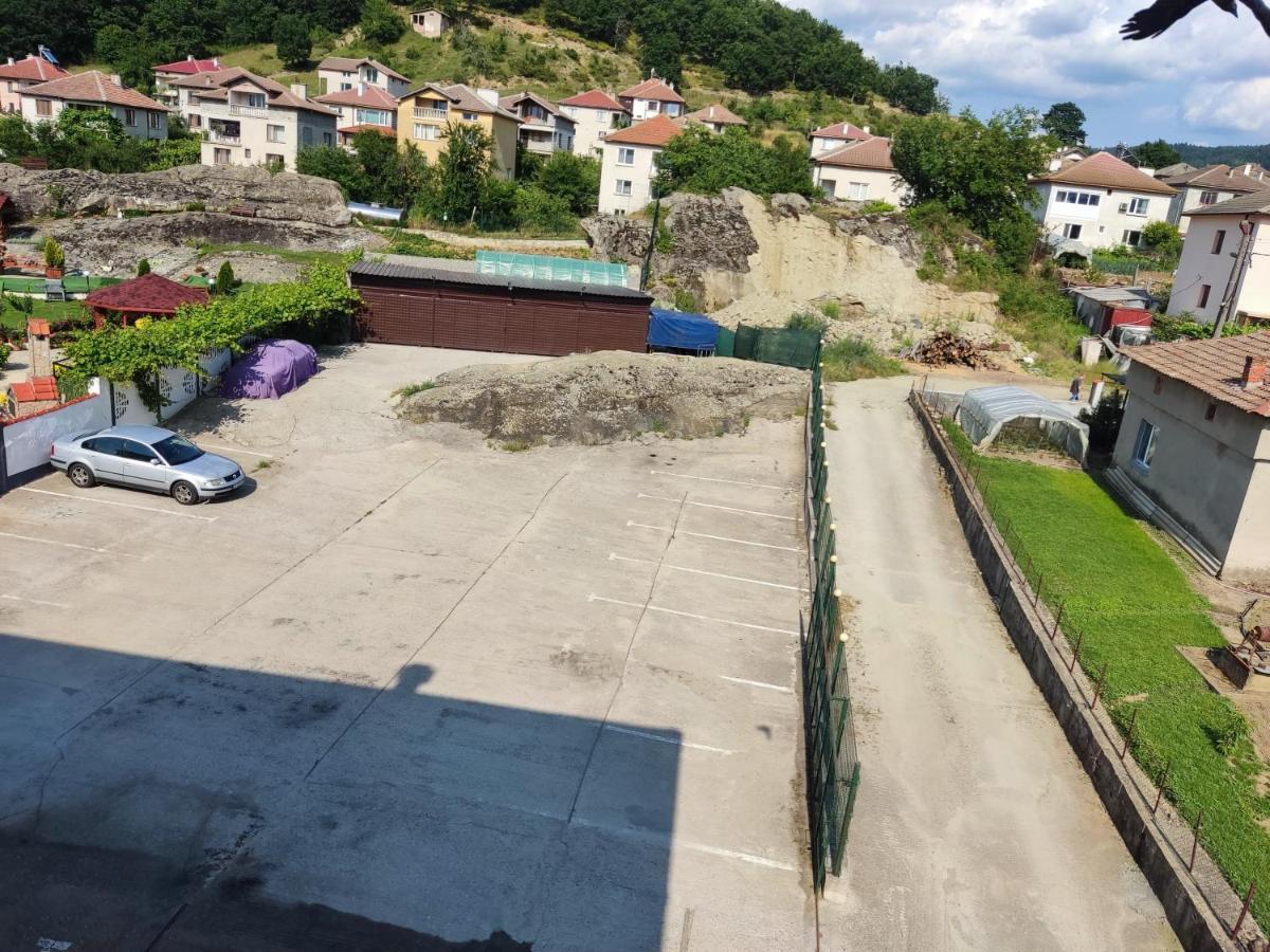 Hotel Elit Kirkovo  Exteriör bild